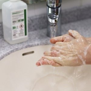 Read more about the article Przestrzeganie higieny chroni przed koronawirusem